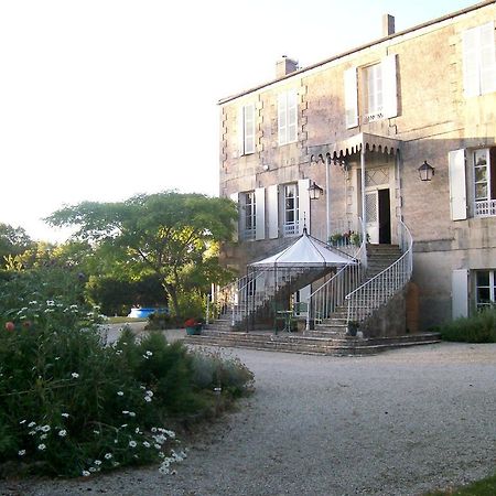 Bed and Breakfast Manoir Angle Blanzay-sur-Boutonne Exterior foto
