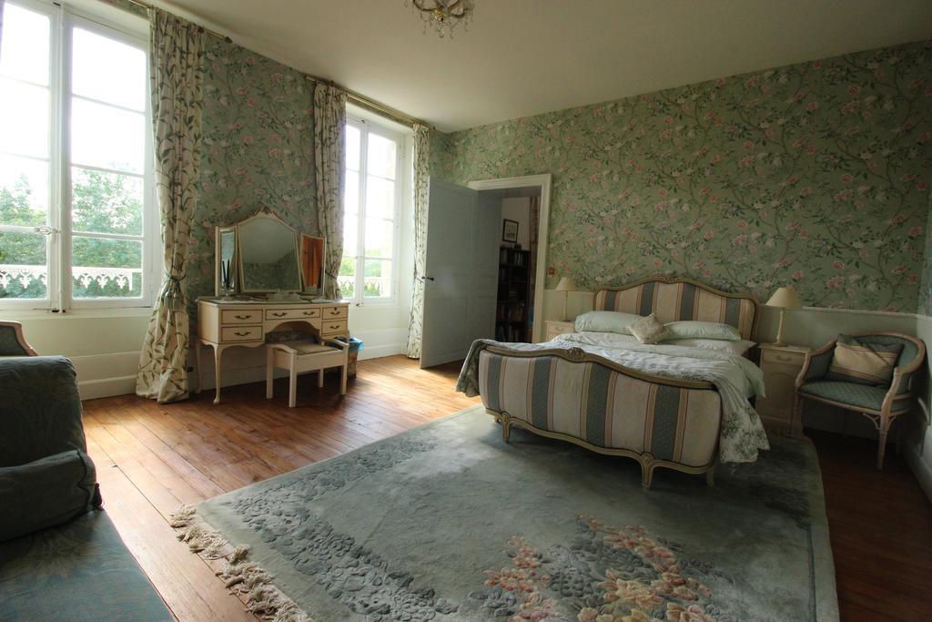 Bed and Breakfast Manoir Angle Blanzay-sur-Boutonne Zimmer foto